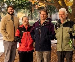 Dr. Bill McIntosh, Dr. 马特•齐默 Dr. Nelia Dunbar, and Dr. nel艾弗森