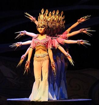 golden dragon acrobats